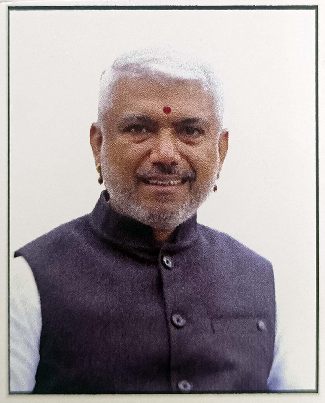 Raveeraaj Tukaram Gadakh