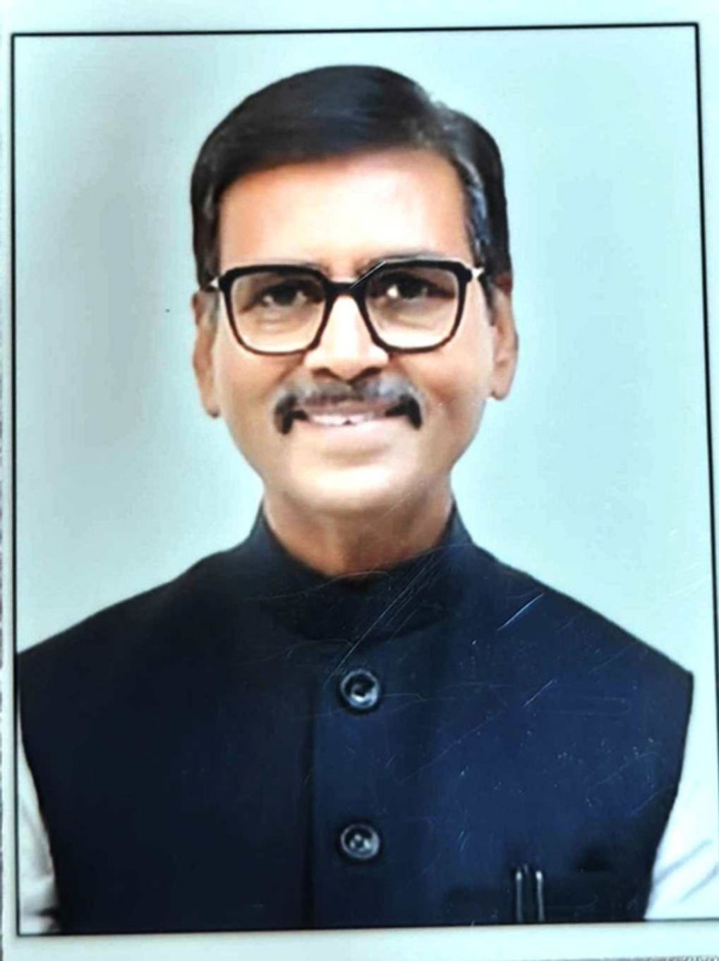Dineshbhai Makwana (Advocate)