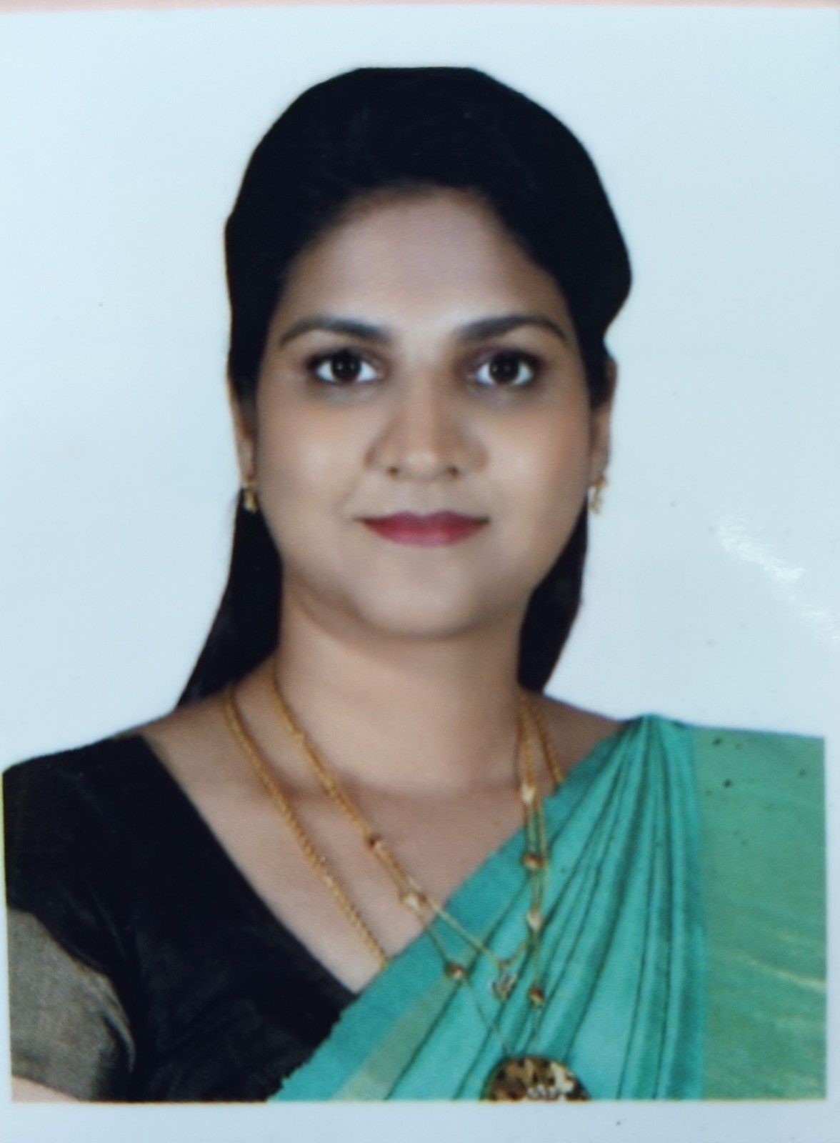 Vinolin Nivetha J